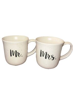 At Home Honeybloom Farmhouse Speckled Stoneware Mr & Mrs Mug Set